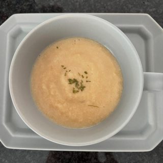 ー
朝霧コーン、芯までぜんぶ使っちゃったおすすめスープ🌽✨
芯から出汁をたっぷり取ったコーンスープ、甘くて最高!🥣💛
こちらのレシピは
@pasta.mori シェフのレストランのコーンスープ🥣
https://www.instagram.com/reel/C7xyyAzP6oo/?igsh=MWdpOTU2dnh0c2VtNA==
皆さんもぜひお試しあれ〜〜〜☺️✨
#朝霧コーン #雪の妖精 #ノムランド #とうもろこしスープ #農家直送 #甘いとうもろこし
